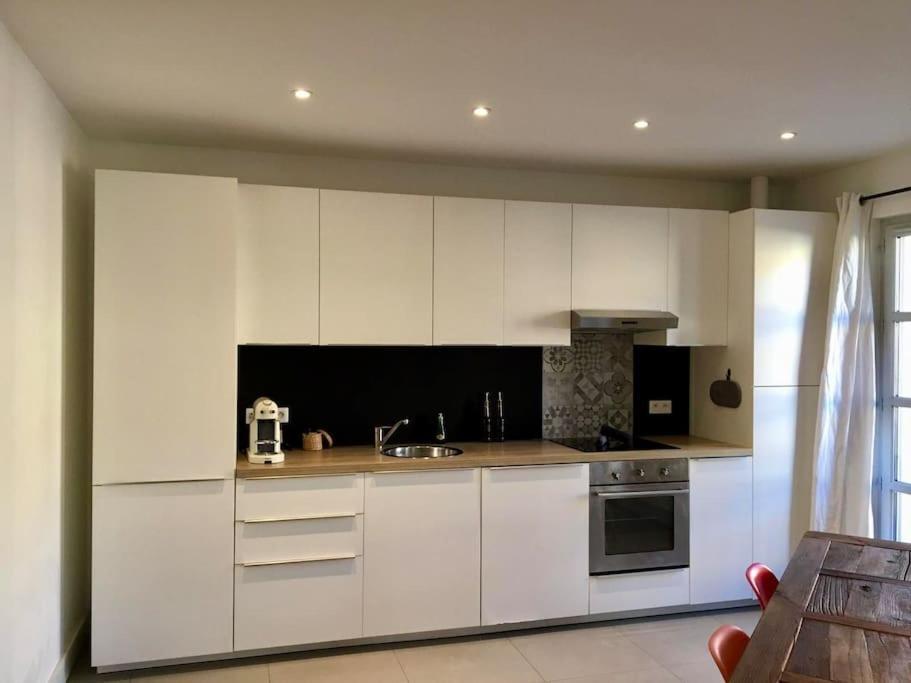 "Euzet" Joli Appartement A 2 Pas Du Centre Ville سُت المظهر الخارجي الصورة