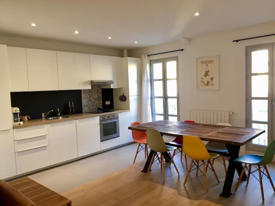 "Euzet" Joli Appartement A 2 Pas Du Centre Ville سُت المظهر الخارجي الصورة